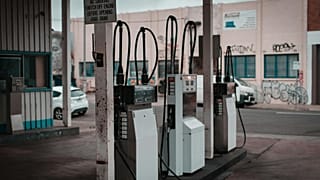 Dystrybutory z benzyną, zdjęcie poglądowe