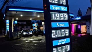 Regierung will neue Regeln, um den Anstieg der Benzinpreise einzudämmen