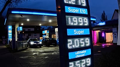 Regierung will neue Regeln, um den Anstieg der Benzinpreise einzudämmen