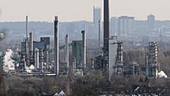 Eine BP-Raffinerie in Gelsenkirchen produziert am Donnerstag, 12. März 2026, Kraftstoff.