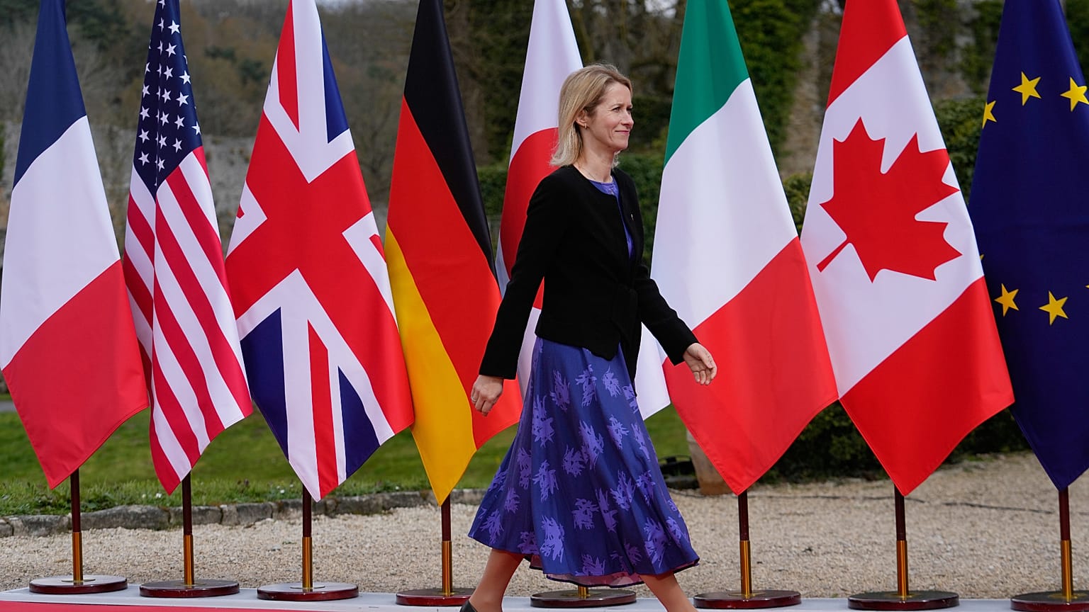 وصلت كايا كالاس، مسؤولة السياسة الخارجية في الاتحاد الأوروبي، إلى اجتماع وزراء خارجية مجموعة السبع مع الدول الشريكة في سيرناي لا فيل، خارج باريس، فرنسا، يوم الخميس 26 مارس 202