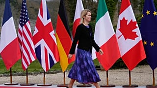 وصلت كايا كالاس، مسؤولة السياسة الخارجية في الاتحاد الأوروبي، إلى اجتماع وزراء خارجية مجموعة السبع مع الدول الشريكة في سيرناي لا فيل، خارج باريس، فرنسا، يوم الخميس 26 مارس 202