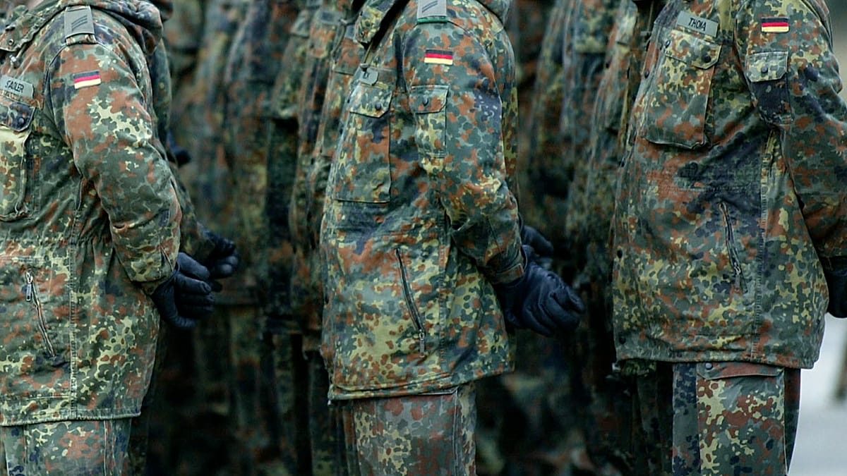 Bundeswehr-Offizier suspendiert: Mutmaßlicher Verrat von Rüstungsplänen