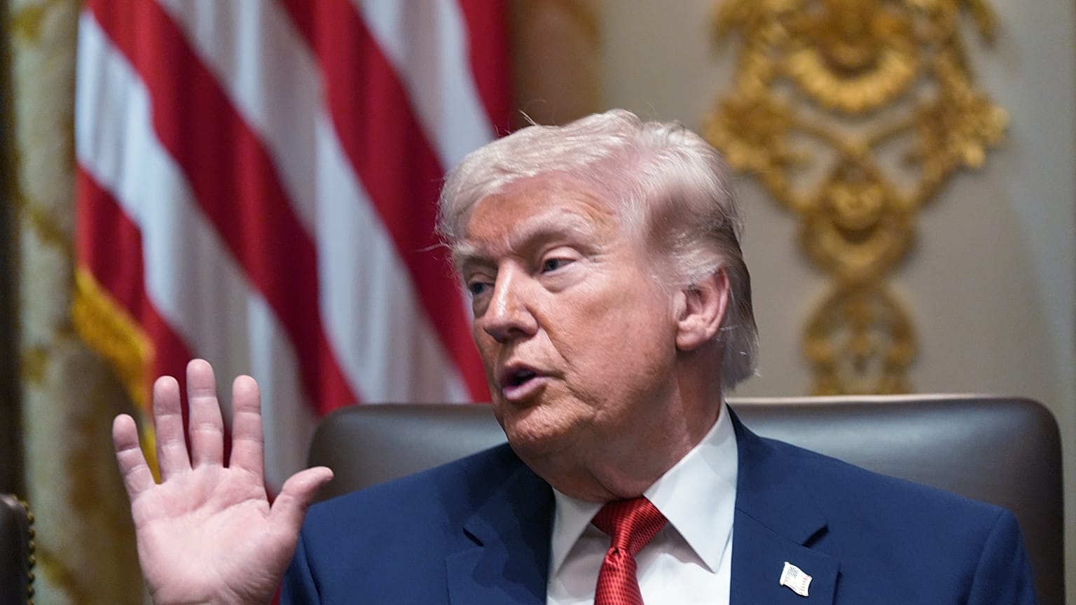 الرئيس دونالد ترامب يتحدث خلال اجتماع لمجلس الوزراء في البيت الأبيض، الخميس 26 مارس 2026، في واشنطن.