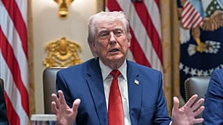 الرئيس دونالد ترامب يتحدث خلال اجتماع لمجلس الوزراء في البيت الأبيض، الخميس 26 مارس 2026، 