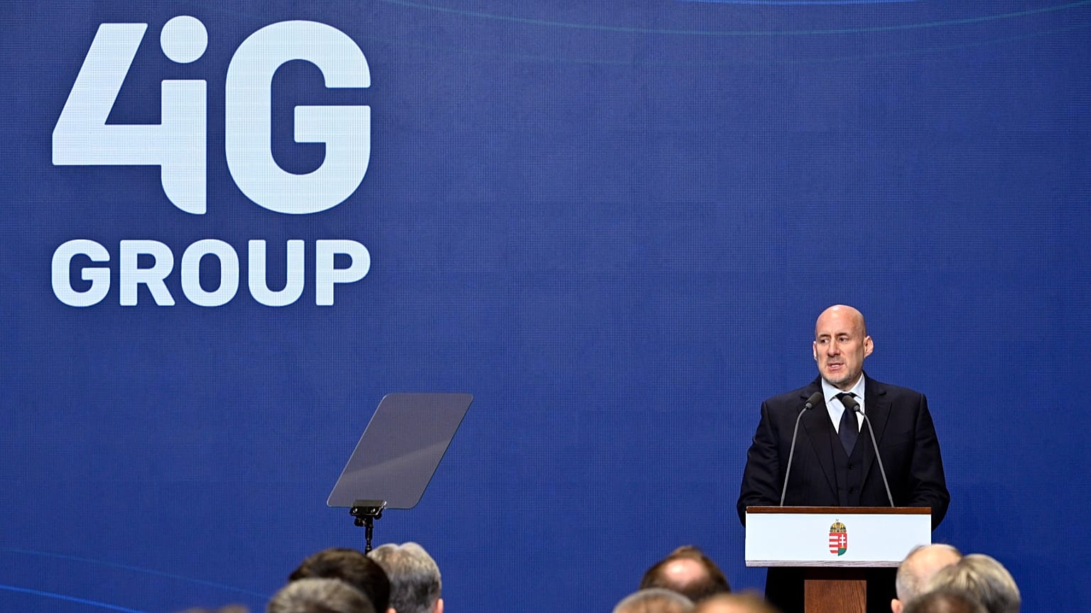 Jászai Gellért, a 4iG Csoport elnök-vezérigazgatója beszédet mond a Karmelita kolostorban 2026. március 2-án