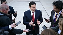 US-Außenminister Marco Rubio spricht nach einem Treffen der G7-Außenminister vor den Toren von Paris zur Presse, 27. März 2026