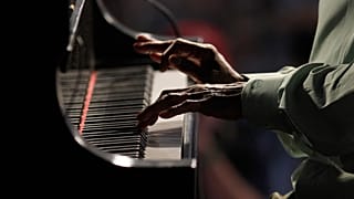 Abdullah Ibrahim, mémoire vivante du jazz, émeut Cape Town