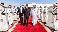 Der ukrainische Präsident Volodymyr Zelenskyy bei seiner Ankunft in Doha, Katar, 28. März 2026