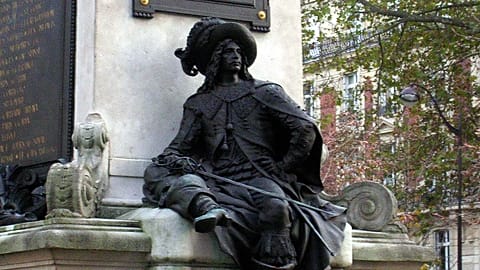 Paris'teki ünlü Dartanyan heykeli