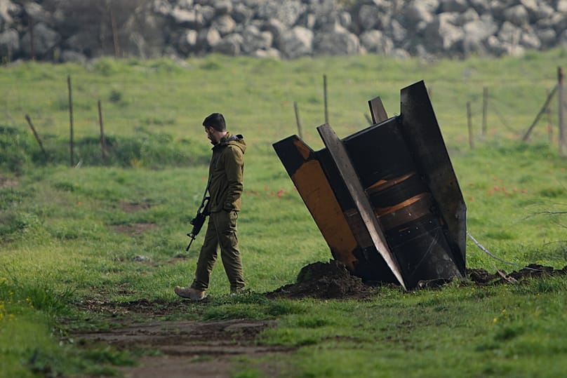 لاشه موشک سرنگون شده ایرانی در اسرائیل
