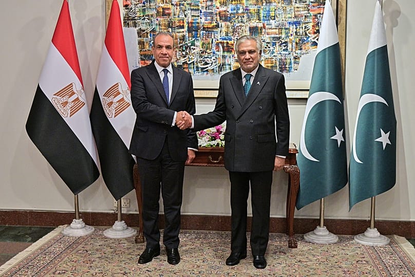 Egyptian Foreign Minister Badr Abdelatty, left, shakes hands with Pakistan's Foreign Minister Ishaq Dar prior to their meeting in Islamabad, Pakistan, Sunday, March 29, 2026