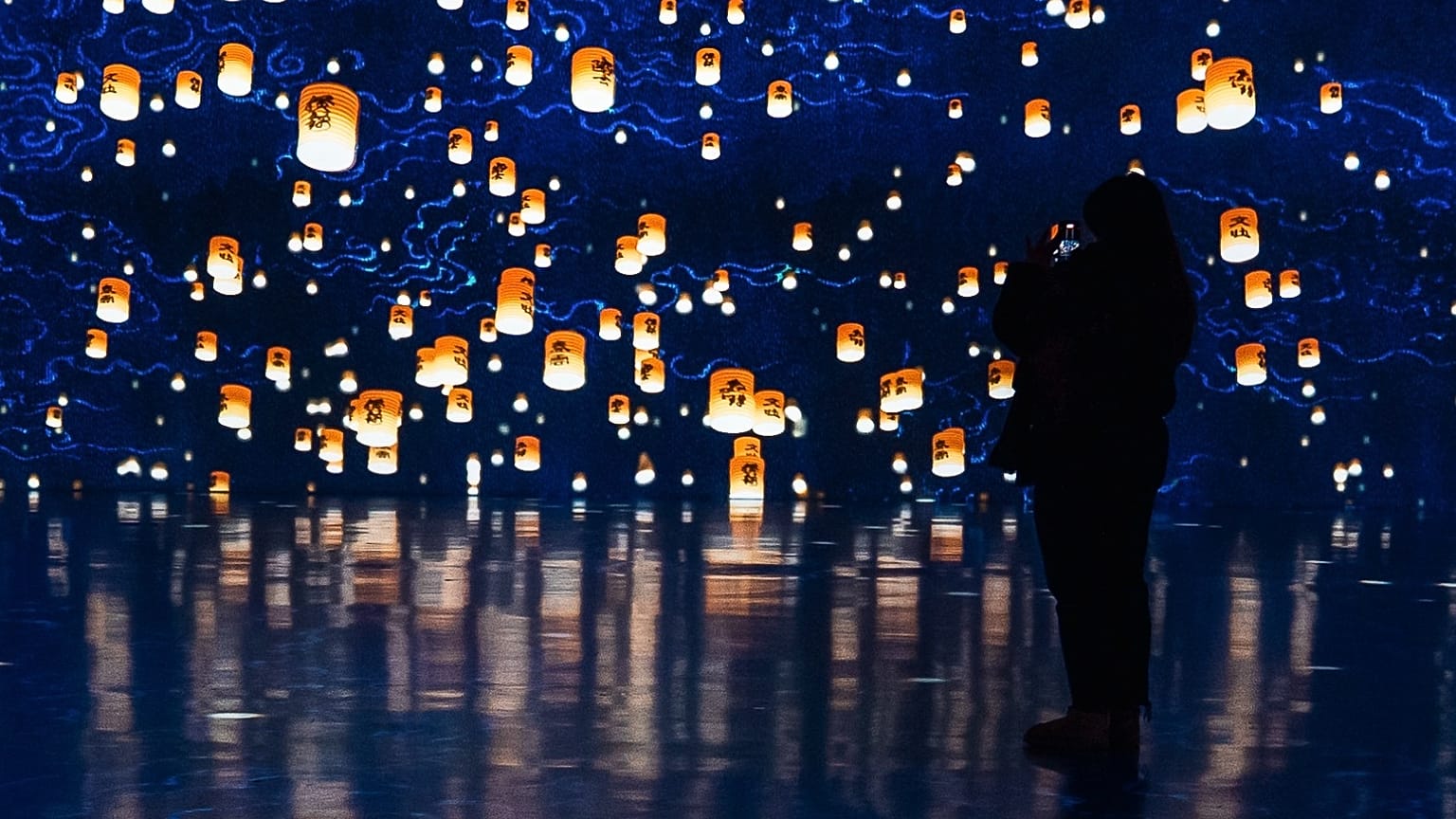 İBB Kültür AŞ Dijital Deneyim Merkezi (DDM), sanatı dijital olanaklarla yeniden yorumlayarak İstanbul’a benzersiz, çok duyulu ve etkileşimli bir kültür sanat deneyimi sunuyor.