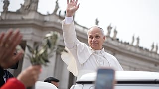 Papa Leone XIV a San Pietro durante la messa per la Domenica delle Palme