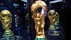 جام جهانی فیفا در نمایشگاهی در بوئنوس آیرس، آرژانتین، جمعه، ۲۰ فوریه ۲۰۲۶