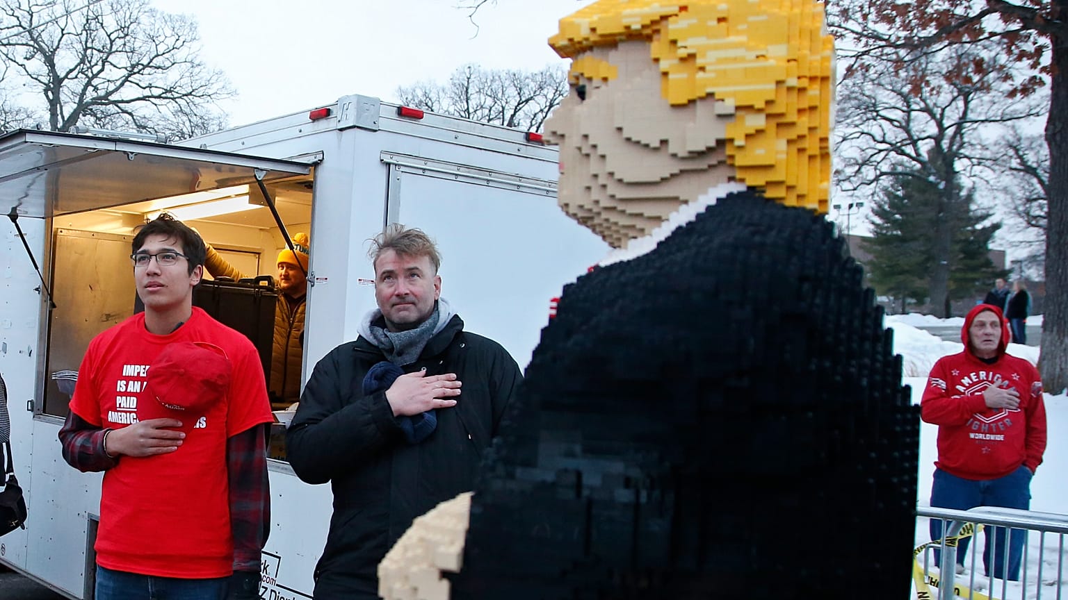 صورة تعبيرية _ تمثال لترامب مصنوع من "الليغو"