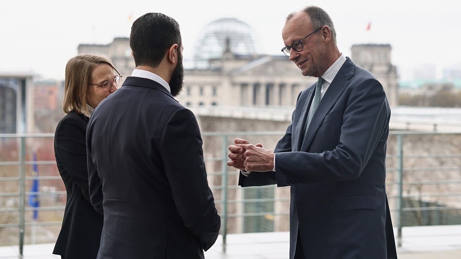 Bundeskanzler Friedrich Merz will die Rückkehr von in Deutschland lebenden syrischen Geflüchteten in ihre Heimat beschleunigen.