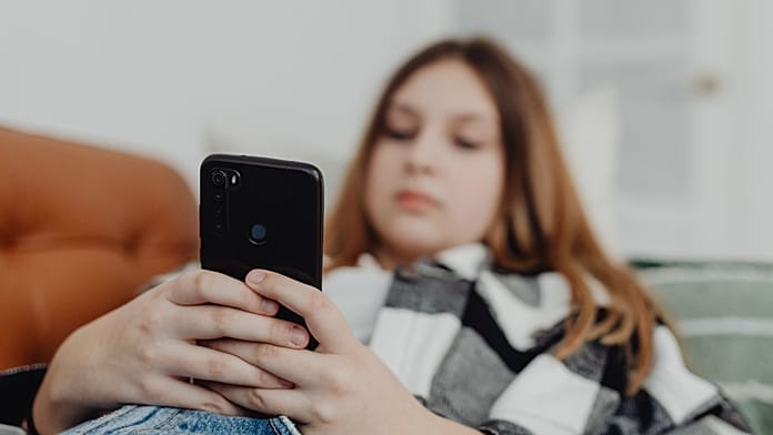 Australia e social media: divieti per minori sotto la lente 3 Social media e sicurezza dei minori in Australia