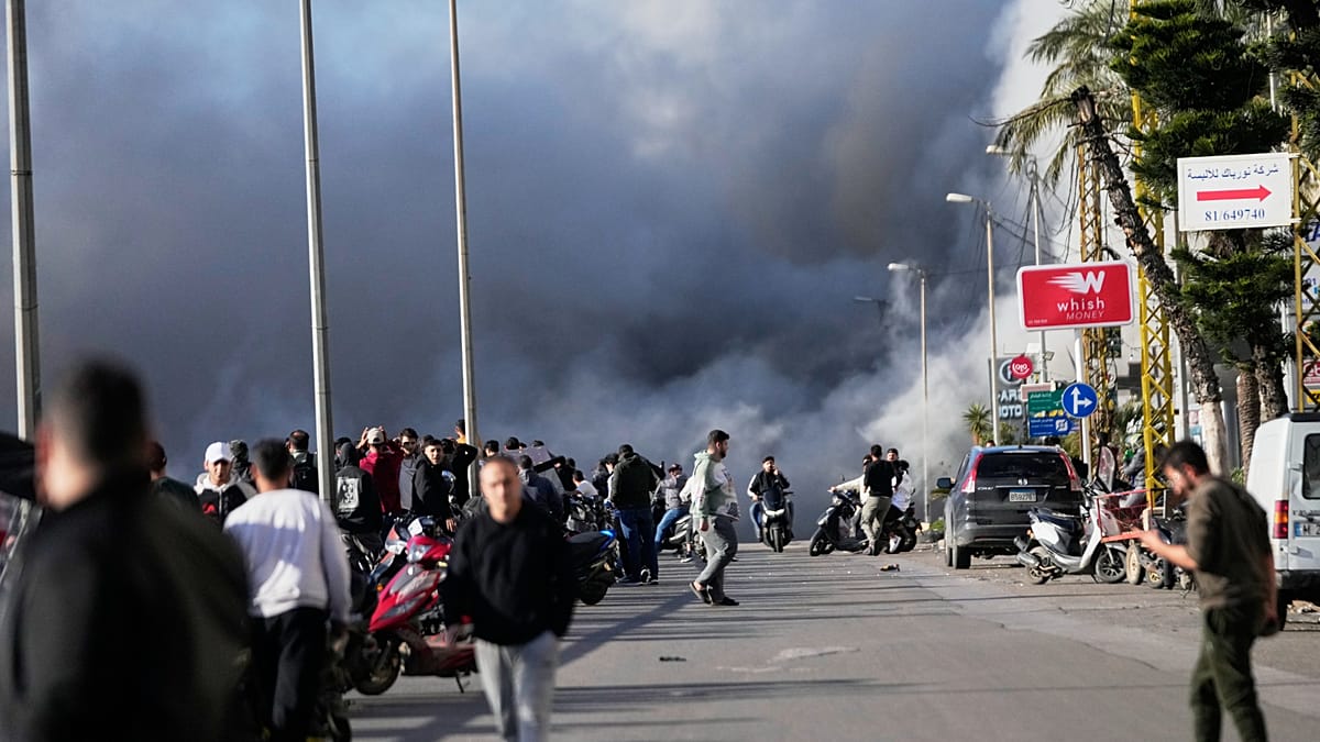 فيديو. هوجمت قرية في جنوب لبنان، ولحقت أضرار بالمباني والمركبات