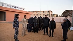 Gli immigrati nel dipartimento anti-immigrazione di Tripoli, dopo essere stati recuperati dalla Guardia costiera libica