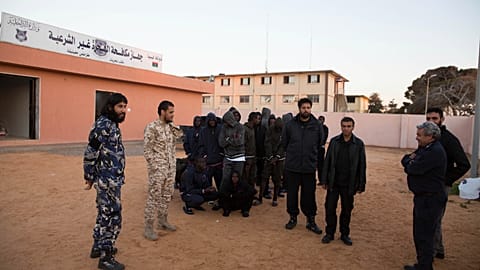 Gli immigrati nel dipartimento anti-immigrazione di Tripoli, dopo essere stati recuperati dalla Guardia costiera libica