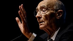 El escritor portugués José Saramago, Premio Nobel de Literatura 1998