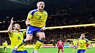 Gustaf Lagerbielke po strzeleniu drugiej bramki podczas finałowego meczu barażowego o awans do mistrzostw świata w piłce nożnej pomiędzy Szwecją a Polską.