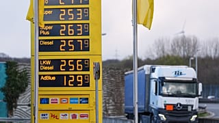 Hinter der Grenze billiger tanken? Polen erwägt, die Spritpreise für Deutsche zu erhöhen