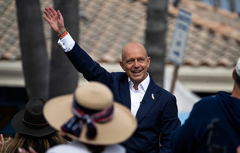 Republican gubernatorial candidate Steve Hilton campaigning in Huntington Beach, April 22, 2025. (Paul Bersebach/The Orange County Register via AP) 