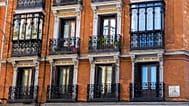 Fotografía de archivo de una fachada de Madrid