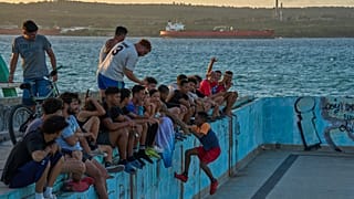 Cubans celebrate arrival of Russian oil tanker amid US energy blockade
