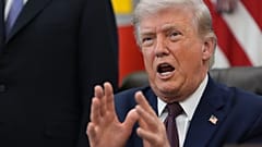 يجيب الرئيس دونالد ترامب على أسئلة الصحفيين بعد توقيع أمر تنفيذي في المكتب البيضاوي بالبيت الأبيض يوم الثلاثاء 31 مارس 2026 في واشنطن.