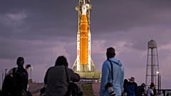 Mit der NASA-Mission Artemis II fliegen erstmals seit fast 55 Jahren wieder Menschen in Richtung Mond.
