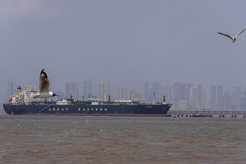 ناقلة الغاز المسال "جاغ فاسانت" التي ترفع علم الهند في ميناء مومباي بعد عبورها مضيق هرمز، في 1 أبريل 2026.