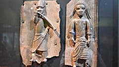 Benin-Bronzen im Linden-Museum Stuttgart, aufgenommen 2022, kurz vor dem Abkommen zwischen Deutschland und Nigeria über ihre Rückgabe.