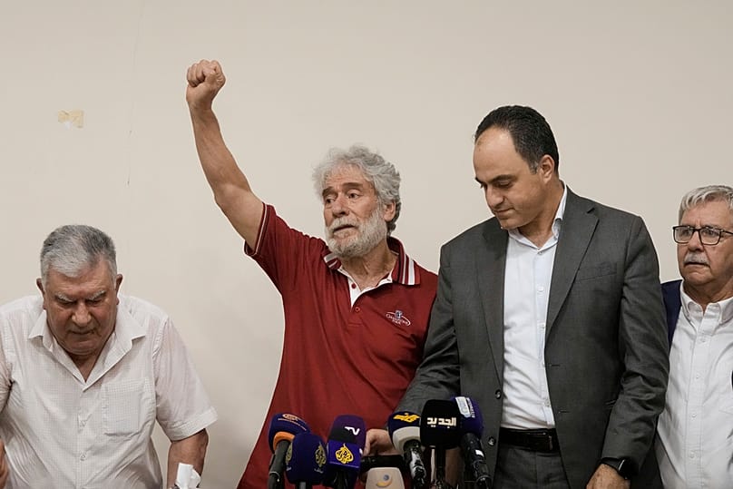 الناشط اللبناني جورج عبد الله لدى وصوله إلى بلدة القبيات في عكار شمال لبنان، 25 يوليو 2025