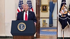 Präsident Donald Trump spricht über den Iran-Krieg in der Cross Hall des Weißen Hauses am Mittwoch, 1. April 2026, in Washington. 
