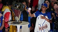 Delcy Rodríguez ünnepli a venezuelai baseball csapat győzelmét