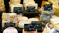 In Frankreich gibt es eine riesige Vielfalt an Käsesorten.
