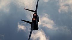Αεροπλάνο F-15 της Πολεμικής Αεροπορίας εν πτήσει- Εικόνα αρχείου