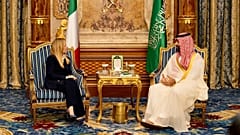 Premierministerin Giorgia Meloni im Gespräch mit dem Kronprinzen und Premierminister von Saudi-Arabien, Mohamed bin Salman Al Saud