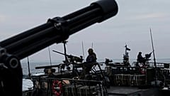 Ukrainische Militärboote CB90 der militärischen Seestreitkräfte patrouillieren am 27. März 2025 vor der Schwarzmeerküste der Region Odesa in der Ukraine.