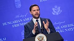US-Vizepräsident JD Vance hält eine gemeinsame Pressekonferenz mit dem ungarischen Premierminister Viktor Orban in Budapest, Ungarn, am Dienstag, den 7. April 2026. (Jonathan Ernst/Pool Photo 