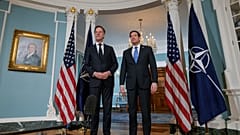 Le secrétaire d'État américain Marco Rubio aux côtés du secrétaire général de l'OTAN Mark Rutte, au Département d'État, mercredi 8 avril 2026, à Washington.