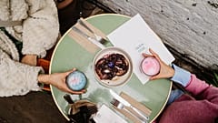 Pfannkuchen im Farm Girl Café an der Portobello Road im Londoner Stadtteil Notting Hill