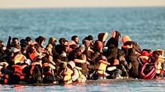 Αιτούντες άσυλο κατευθύνονται προς τη Γαλλία