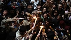 Η Αφή του Αγίου Φωτός στον Ναό της Αναστάσεως στα Ιεροσόλυμα - φώτο αρχείου