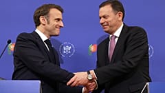 Emmanuel Macron e Luís Montenegro assinaram o tratado em fevereiro de 2025