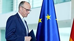 Der Sieg von Magyar beendet die 16-jährige Ära seines politischen Gegners Viktor Orban. Deutsche Politiker begrüßen den Sieg und hoffen auf ein geeinteres Europa.
