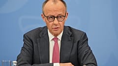 Nicht nur die Beliebtheitswerte von Friedrich Merz liegen im Keller, auch seine Partei sackt in den Umfragen ab